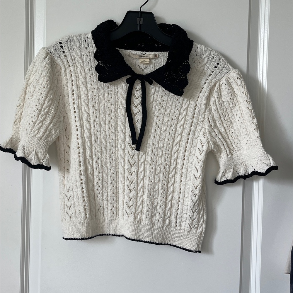 Kimchi/Blue -off white & black Knit cropped Sweater